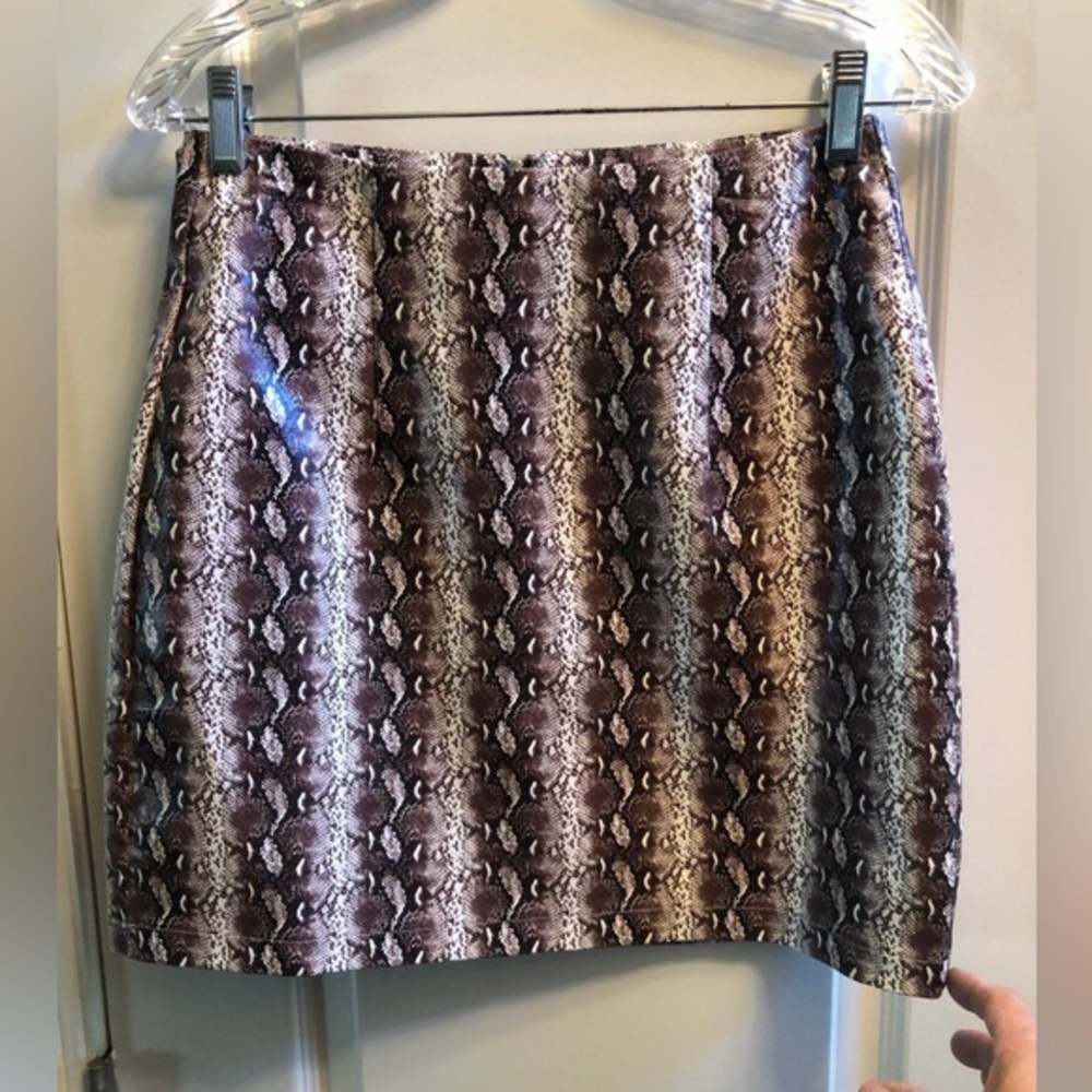 Gorgeous Pleather Snakeskin Skirt from entro Size Medium Vegan Friendly